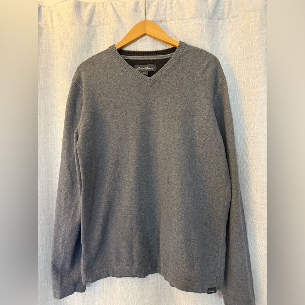 Classic V-Neck Gray Eddie Bauer Sweater